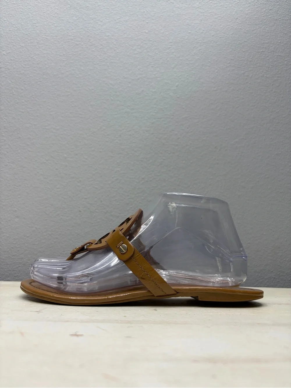 Tory Burch Brown Patent Leather Miller Thong Sandals Size 6